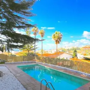 https://villa-con-vistas-mar-piscina-privada-bbq.es-andalucia.com